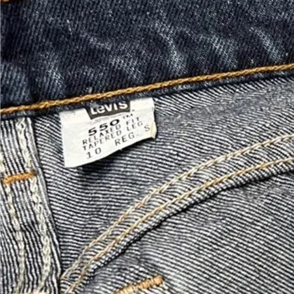 Levi’s 550 Distressed Relaxed fit tapered leg Women’s short shorts Size 10 Reg S - Picture 6 of 6
